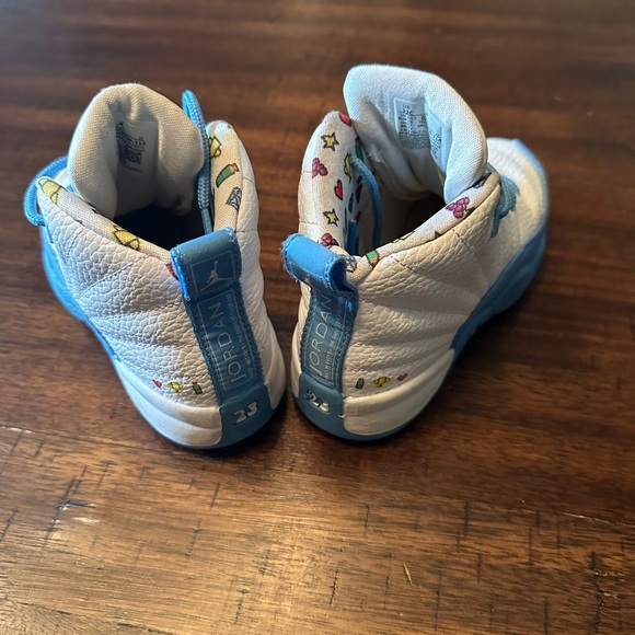 Gently used Air Jordan 12 GS University Blue (Emoji) - Picture 1 of 4